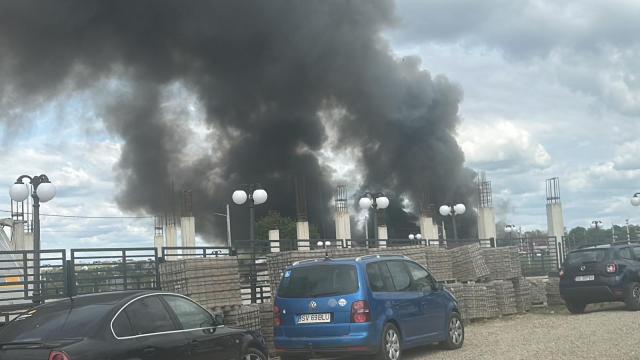 Un incendiu la o fabrică din Salcea a impus transmiterea unui mesaj Ro-Alert