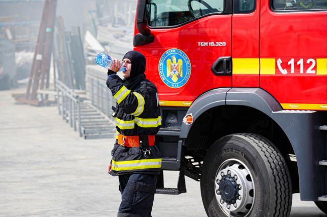 Un incendiu la o fabrică din Salcea a impus transmiterea unui mesaj Ro-Alert