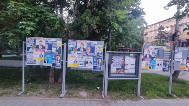 Panouri cu afișe electurale