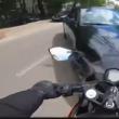 Minor de 16 ani, pe motocicletă, rănit de un șofer care a virat stânga și i-a ieșit în față