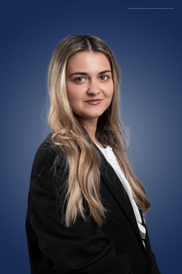 Mihaela-Gabriela Iremciuc, 27 de ani, ete economist, iar studiile universitare le-a absolvit în Suceava