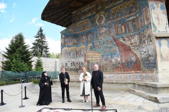 „Metanie Ţie, Părinte” Foto Constantin Ciofu