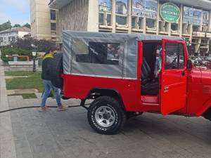 ”Bunicuțele” pe patru roți au adus în centrul Sucevei un public foarte numeros