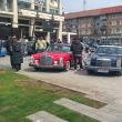 Retro Parada Primăverii a adus pe esplanada din fața Casei de Cultură din Suceava peste 100 de autovehicule de epocă