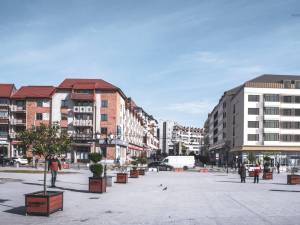 Patru clădiri de locuințe, situate în zona zero a Sucevei, în jurul esplanadei Casei de Cultură, vor fi renovate și eficientizate energetic