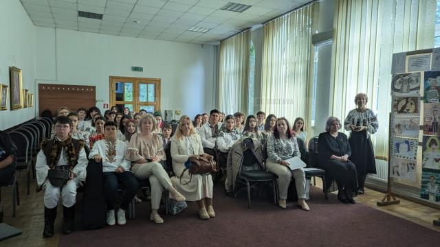 „Despre tradiții... Ia românească – moștenire culturală strămoșească”, la Biblioteca Bucovinei