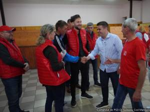 Candidatul PSD pentru șefia județului Suceava le-a promis locuitorilor din Stroiești că nu va fi un politician pe care o să-l vadă o dată la patru ani