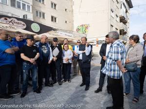 Gheorghe Flutur și primarul Bogdan Loghin au discutat cu rădăuțenii din mai multe zone ale municipiului