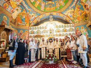 Slujitori ai folclorului și teatrului românesc au fost pomeniți la Mănăstirea Bogdănești