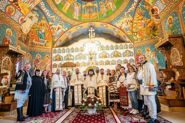 Slujitori ai folclorului și teatrului românesc au fost pomeniți la Mănăstirea Bogdănești