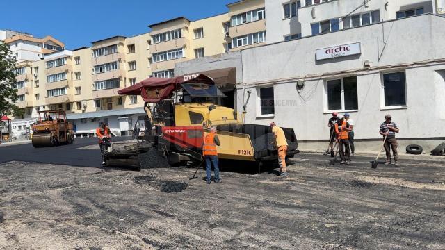 Parcare cu 49 de locuri amenajată pe strada Miron Costin, în zona Mărășești din municipiul Suceava