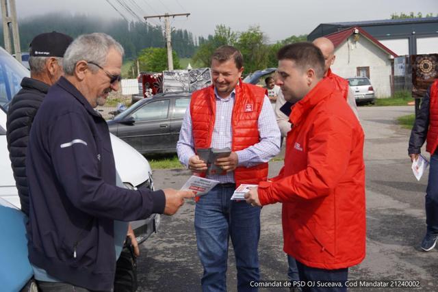 Candidatul PSD la președinția Consiliului Județean Suceava, Gheorghe Șoldan, la Stulpicani, alături de candidatul la primărie, George Gemănari