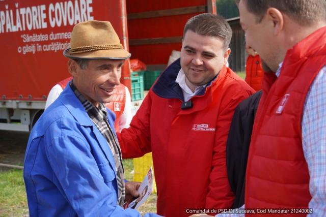 Candidatul PSD la președinția Consiliului Județean Suceava, Gheorghe Șoldan, la Stulpicani, alături de candidatul la primărie, George Gemănari