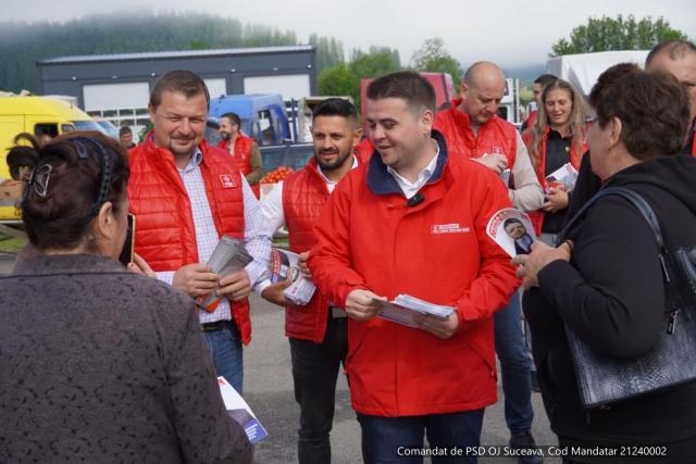 Candidatul PSD la președinția Consiliului Județean Suceava, Gheorghe Șoldan, la Stulpicani, alături de candidatul la primărie, George Gemănari