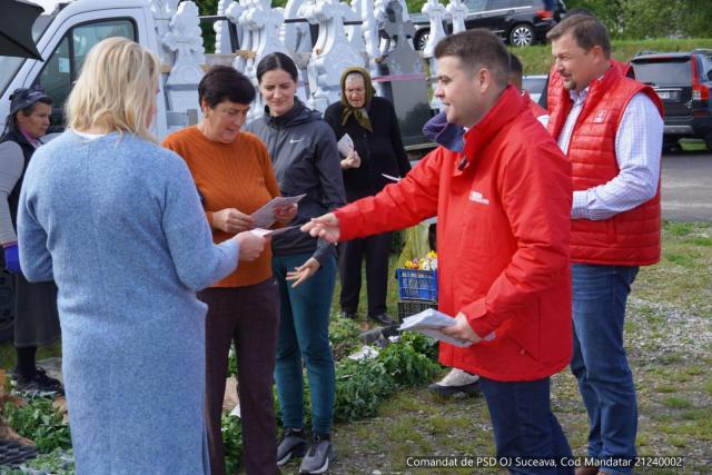 Candidatul PSD la președinția Consiliului Județean Suceava, Gheorghe Șoldan, la Stulpicani, alături de candidatul la primărie, George Gemănari