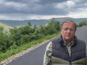 Președintele CJ Suceava, Gheorghe Flutur, a verificat stadiul lucrărilor de asfaltare a drumului Mălini - Borca