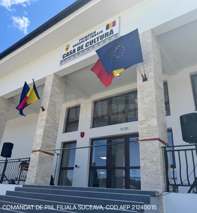 Flutur și primarul din Frasin, Marinel Bălan, au inaugurat noua Casă de Cultură din oraș