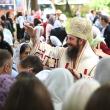 Sute de copii, părinți, profesori au participat sâmbătă la acțiunile organizate la Mănăstirea „Sfântul Ioan cel Nou de la Suceava”. Foto artistul