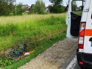 Un biciclist a murit după un accident în care au mai fost implicate două autovehicule