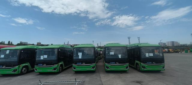 Primele 50 de autobuze pentru transport metropolitan în Suceava au ajuns în Portul Constanța