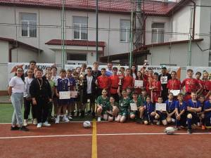 Peste 1.800 de elevi și profesori din 52 de școli din România și Republica Moldova au participat la Festivalul „Zilele Sportului Școlar”, de la Putna