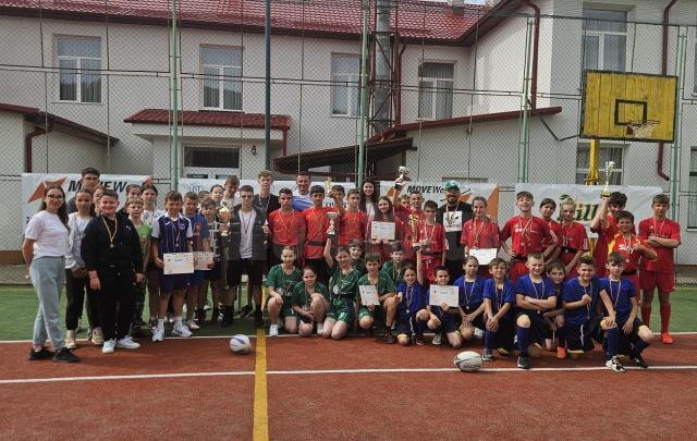 Peste 1.800 de elevi și profesori din 52 de școli din România și Republica Moldova au participat la Festivalul „Zilele Sportului Școlar”, de la Putna