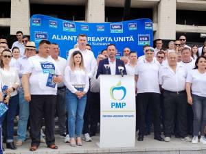 Membrii și susținătorii partidelor din Alianța Dreapta Unită au participat la un marș de susținere a candidaturii lui Marian Andronache pentru Primăria Suceava