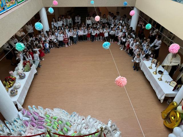 Campania umanitară ,,Să facem o bucurie dăruind o jucărie”, la Grădinița cu Program Prelungit ,,Sf. Ioan cel Nou de la Suceava”