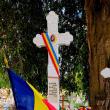 Flori și candele la mormântul compozitorului Ciprian Porumbescu, duse de Corala „Ciprian Porumbescu” a Asociației Sing Bucovina