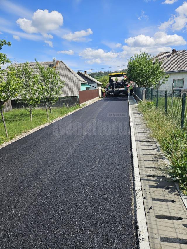 Peste 90% din drumurile din comuna Mălini vor fi modernizate până la finalul acestui an