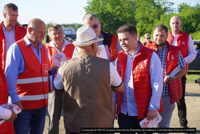 Gheorghe Șoldan și candidatul PSD pentru Primăria Dolhasca ,Mircea Mihai, au discutat cu oamenii prezenți în piața din acest oraș