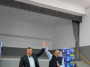 Președintele PNL Suceava, Gheorghe Flutur, și primarul din Stroiești, Mihai Senic