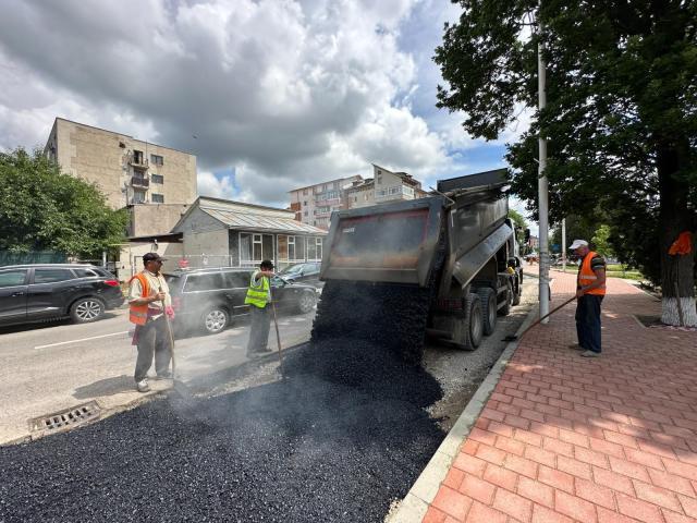 Amenajarea a două noi alveole în zona Gării Burdujeni, pe strada Nicolae Iorga, în dreptul intersecției cu strada Jean Bart