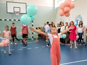 Sala de sport a Școlii Gimnaziale Nr. 1 Vicovu de Sus, inaugurată în prezența a sute de elevi