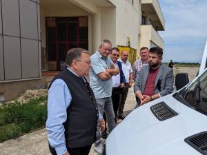 Gheorghe Flutur a participat la recepția a 26 de microbuze școlare electrice pentru transportul elevilor din județ