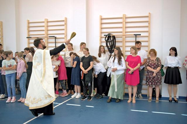 Sala de sport a Școlii Gimnaziale Nr. 1 Vicovu de Sus, inaugurată în prezența a sute de elevi