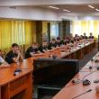 Zeci de sportivi suceveni și profesorii acestora au fost premiați vineri de municipalitatea suceveană, cu sume cuprinse între 500 și 1000 de lei de fiecare, pentru performanțele sportive obținute