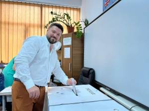 Primarul din Rădăuți, Bogdan Loghin, a votat pentru continuarea dezvoltării municipiului
