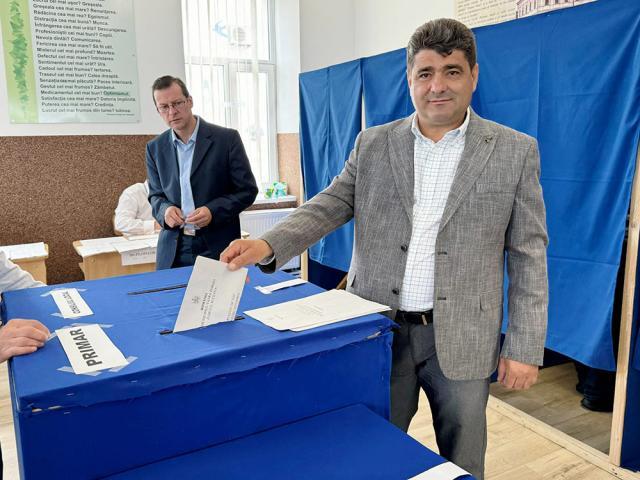 Candidatul PSD pentru Primăria Vatra Dornei a votat alături de familia sa pentru o misiune posibilă în acest municipiu