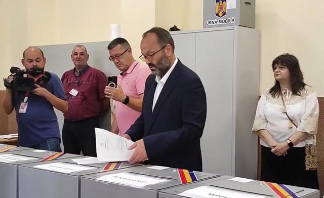 Candidatul AUR pentru Primăria Suceava, Cătălin Axinte, i-a îndemnat pe tineri să iasă la vot