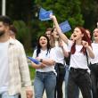 Entuziasm pe străzile orașului, la marșul absolvenților Universității „Ștefan cel Mare”