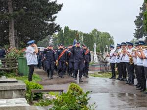 În ciuda ploii, ceremonialul de „Ziua Eroilor” a avut loc, dar fără public