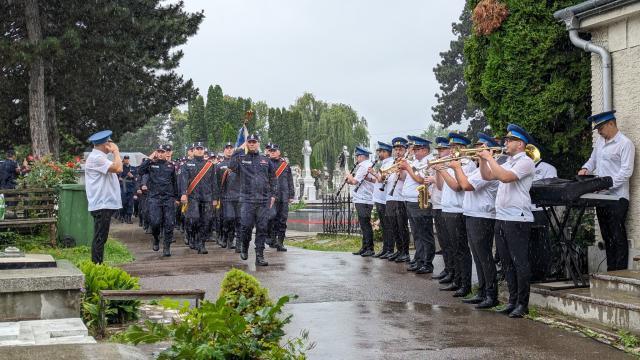 În ciuda ploii, ceremonialul de „Ziua Eroilor” a avut loc, dar fără public