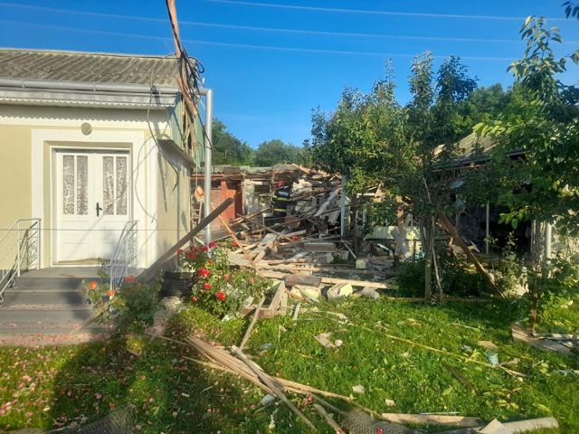 Explozie puternică într-o gospodărie din Liteni