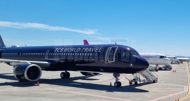 Aeronava neagră a TCS World Travel a aterizat miercuri pe Aeroportul Suceava cu 50 de turiști care participă la ciruitul internațional de lux „Regate si culturi”