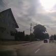 Inconștientul care a depășit pe trecerea de pietoni și era să accidenteze un copil, găsit ...