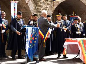 Membrii Ordinului European al Cavalerilor Vinului, întruniți în Cetatea de Scaun a Sucevei