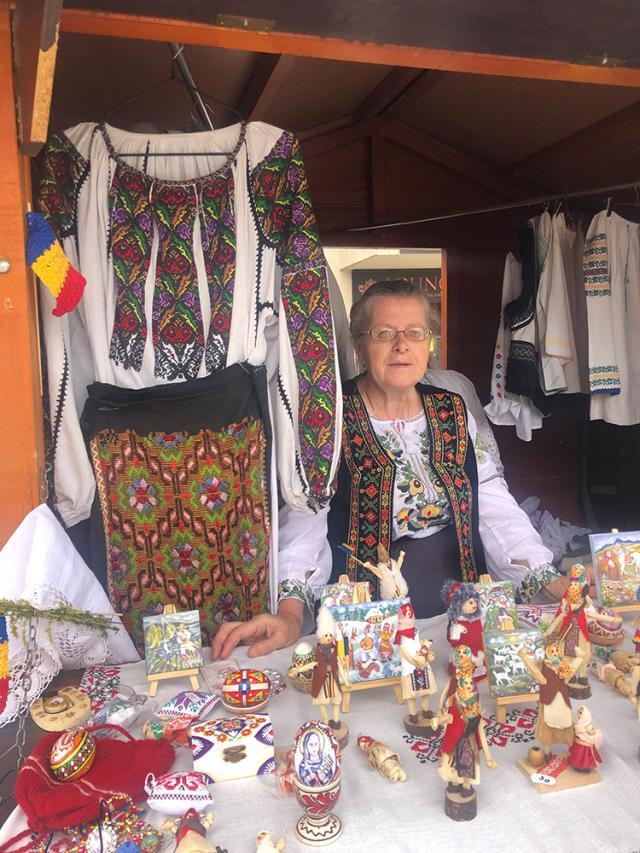 Ziua Universală a Iei a fost marcată în centrul Sucevei printr-o expoziție de costume populare