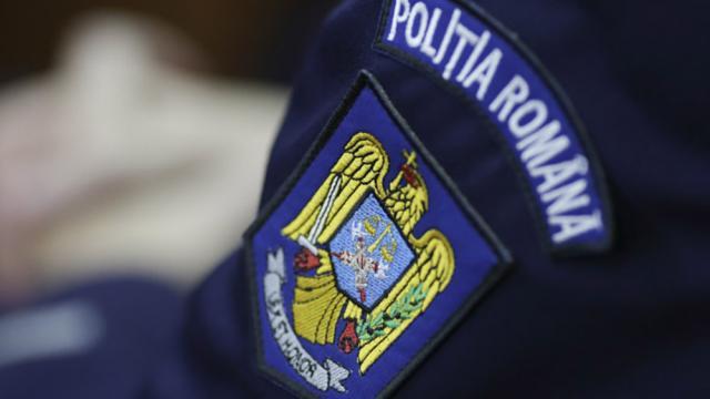 Polițiștii de la Secția Rurală Gălănești au intervenit în ajutorul unui bărbat în vârstă de 65 de ani bătut de ginere, de fiică și de nepot