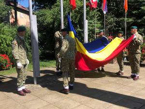 Ziua Drapelului a fost sărbătorită la Suceava printr-un ceremonial militar și religios